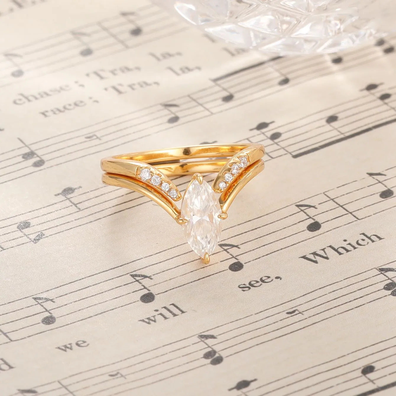 Curved Accent Marquise Moissanite Ring Set