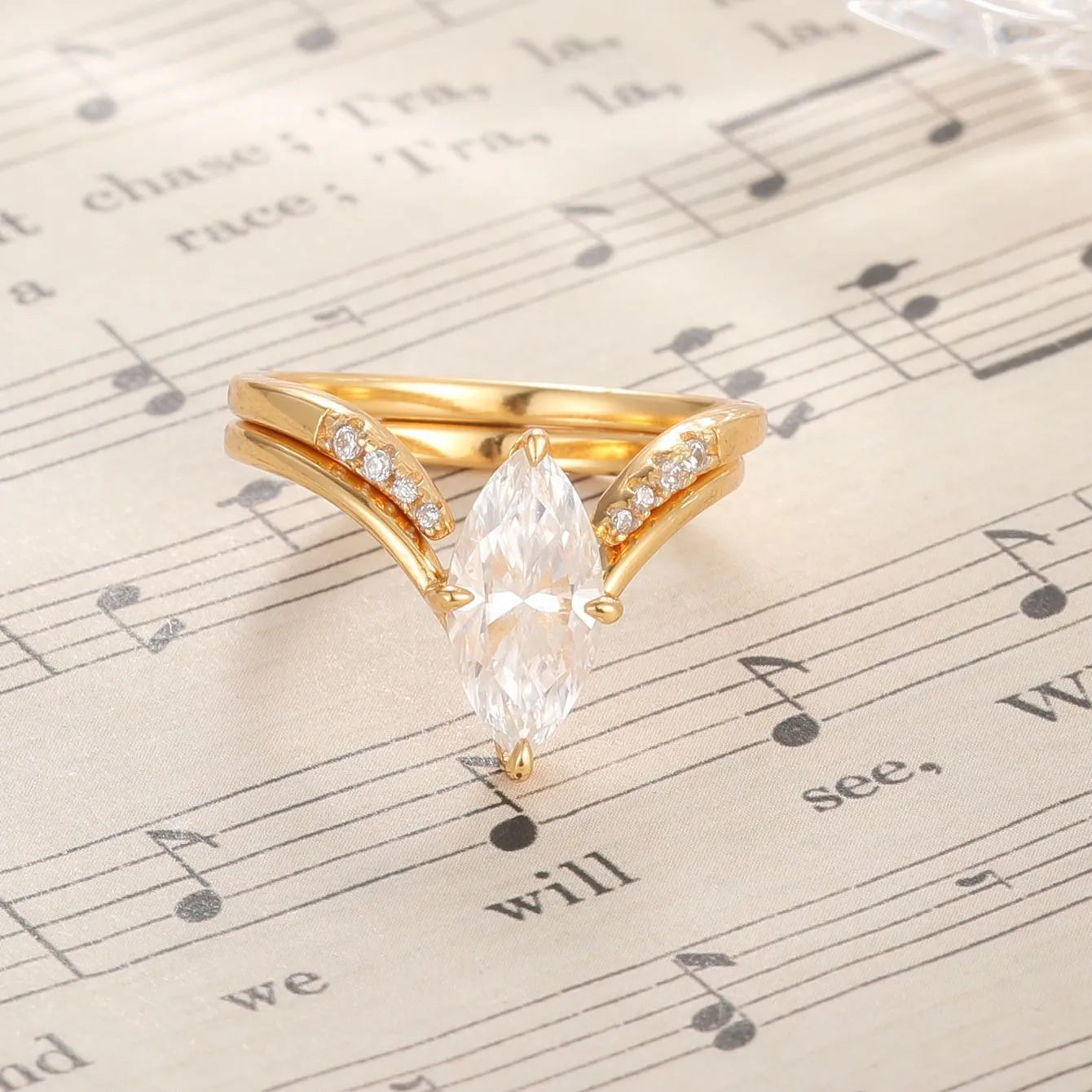 Curved Accent Marquise Moissanite Ring Set