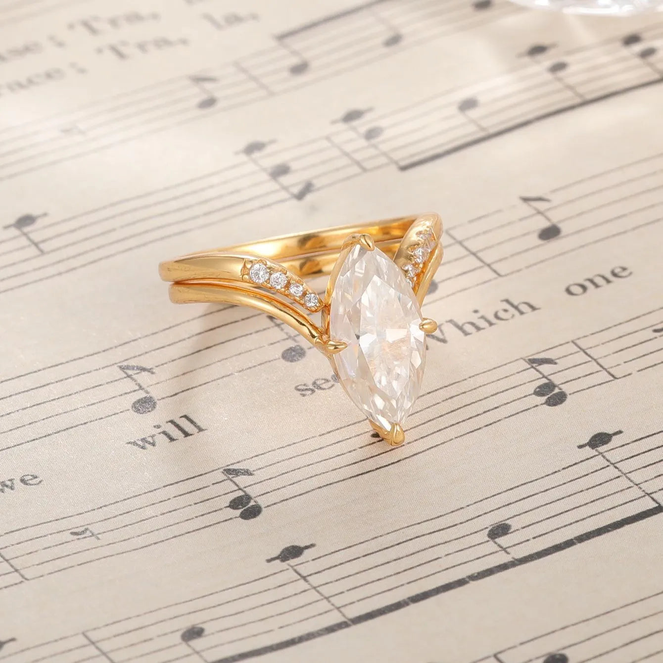 Curved Accent Marquise Moissanite Ring Set